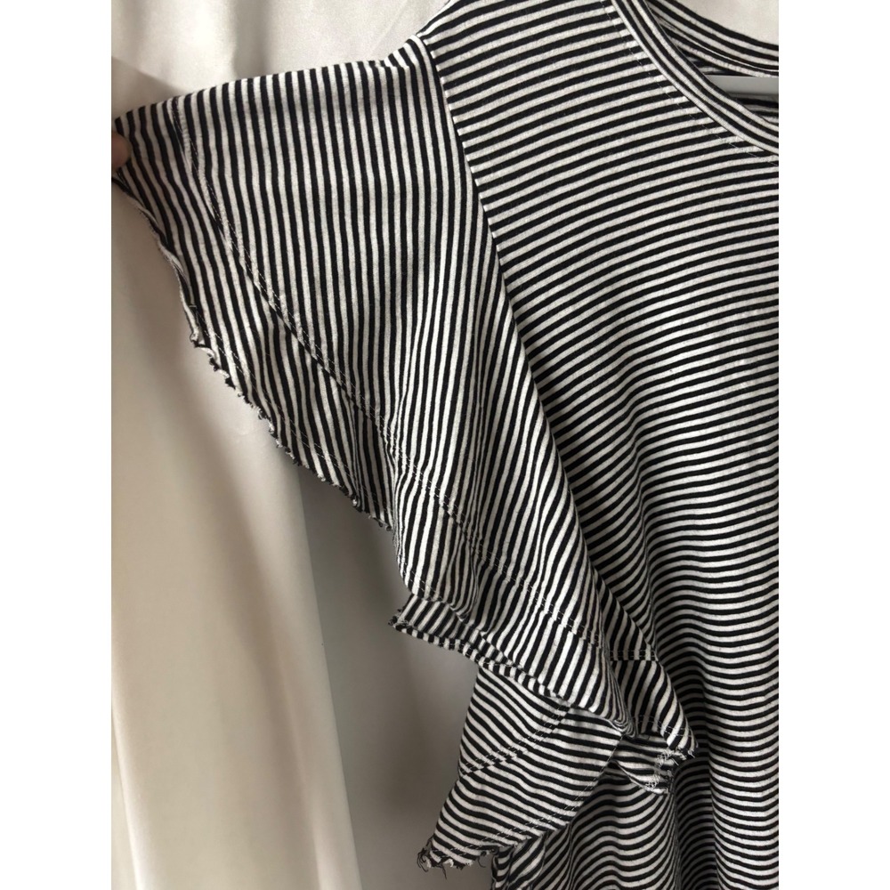Terra Sky Women's 3X‎ (24-26) Black & White Top with Ruffled Cap Sleeves - Picture 3 of 5